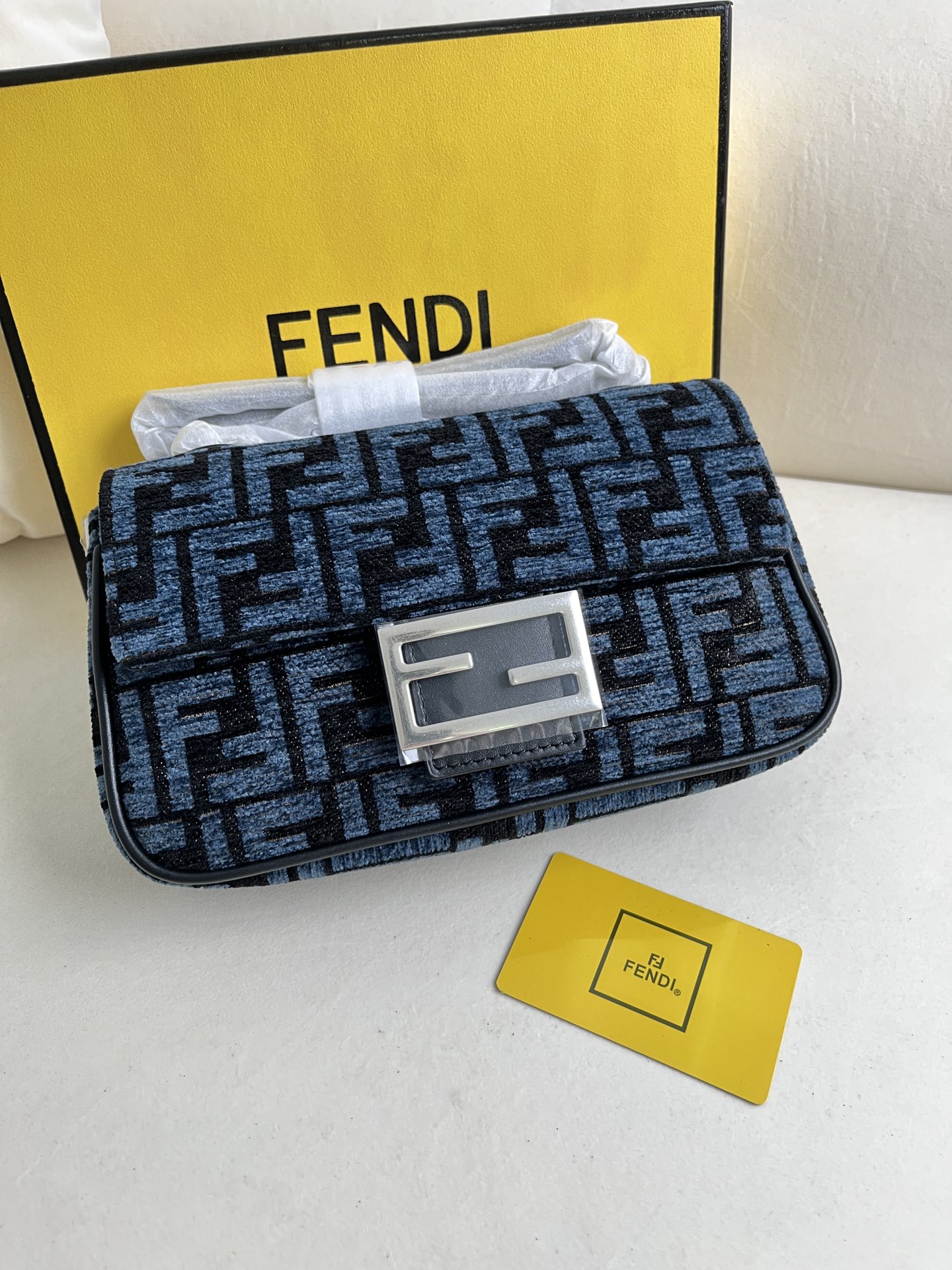 handbags FENDI 232 size:24*14*7cm - vstockx