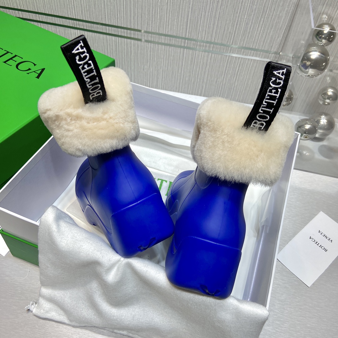 Bottega Veneta Boots 13 - vstockx