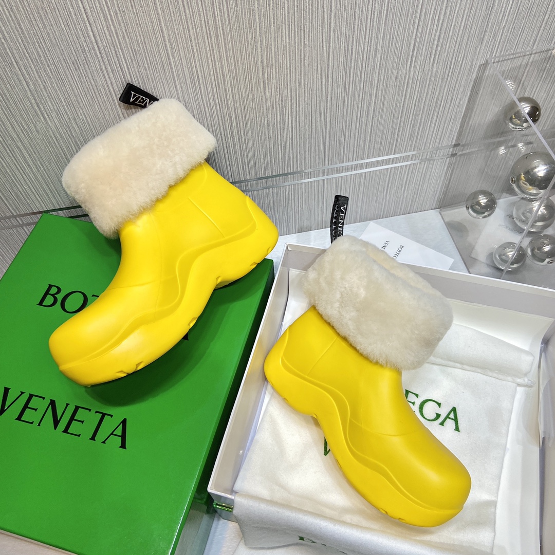 Bottega Veneta Boots 8 - vstockx