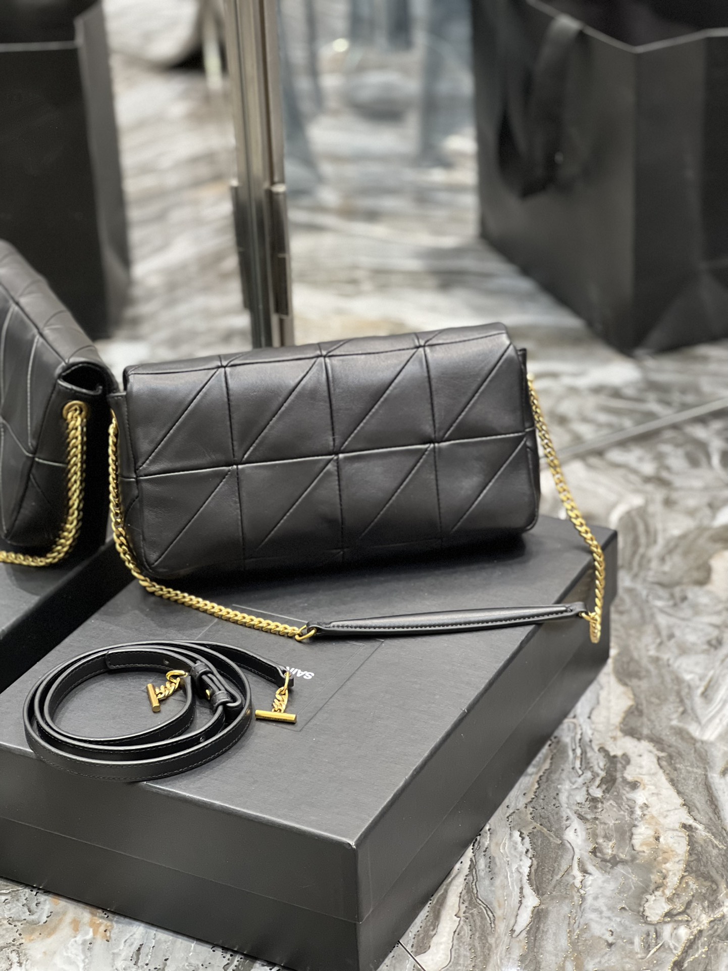 Handbags SAINT LAURENT 605026 size 26.5  14  6 cm - vstockx