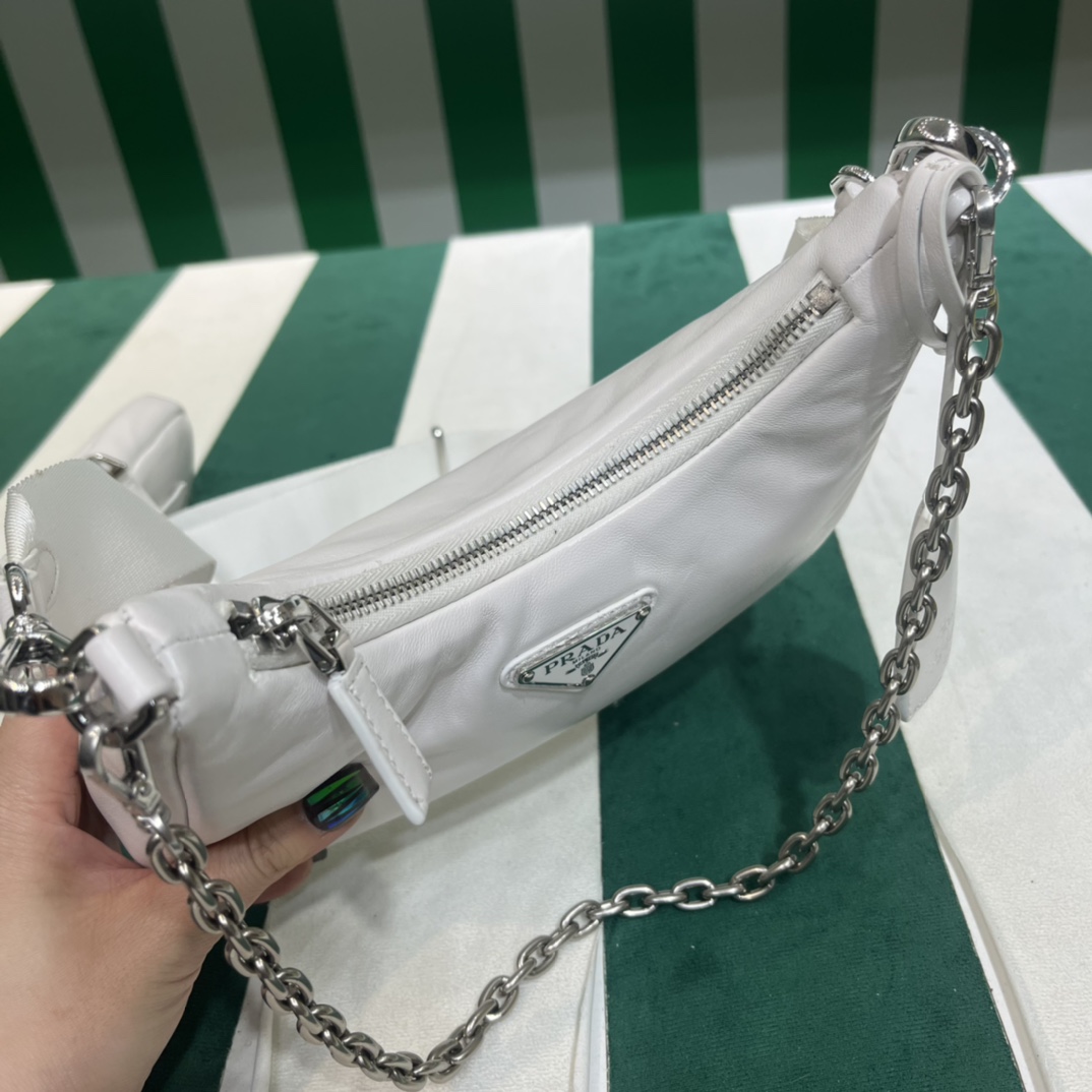 Handbags Prada 1BH240 size:22*12*6 cm - vstockx