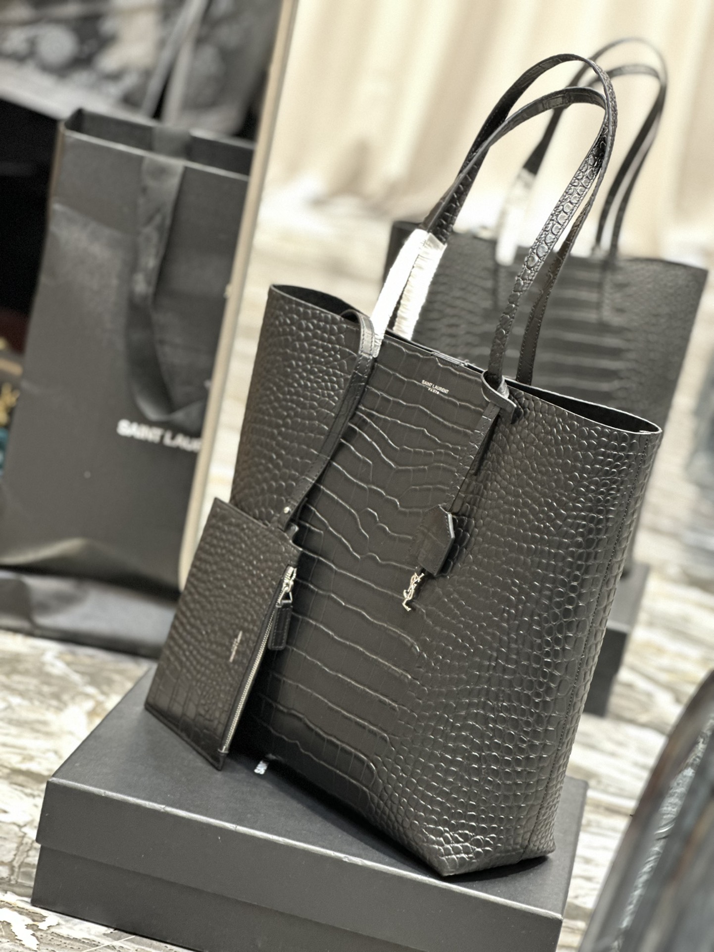 Handbags SAINT LAURENT 600306 size 32.5  35  10.5 cm - vstockx