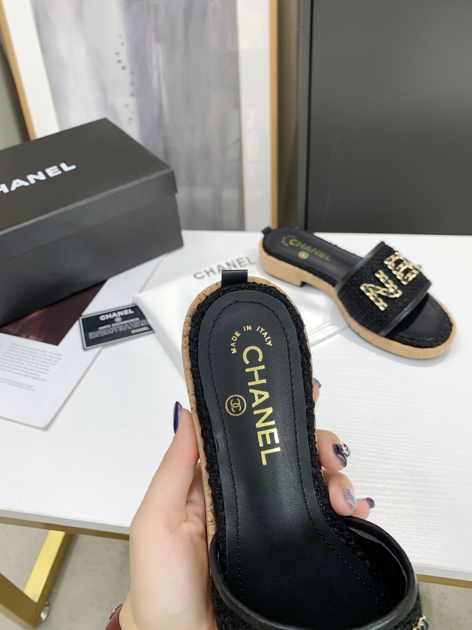 Chanel Slides 24 - vstockx
