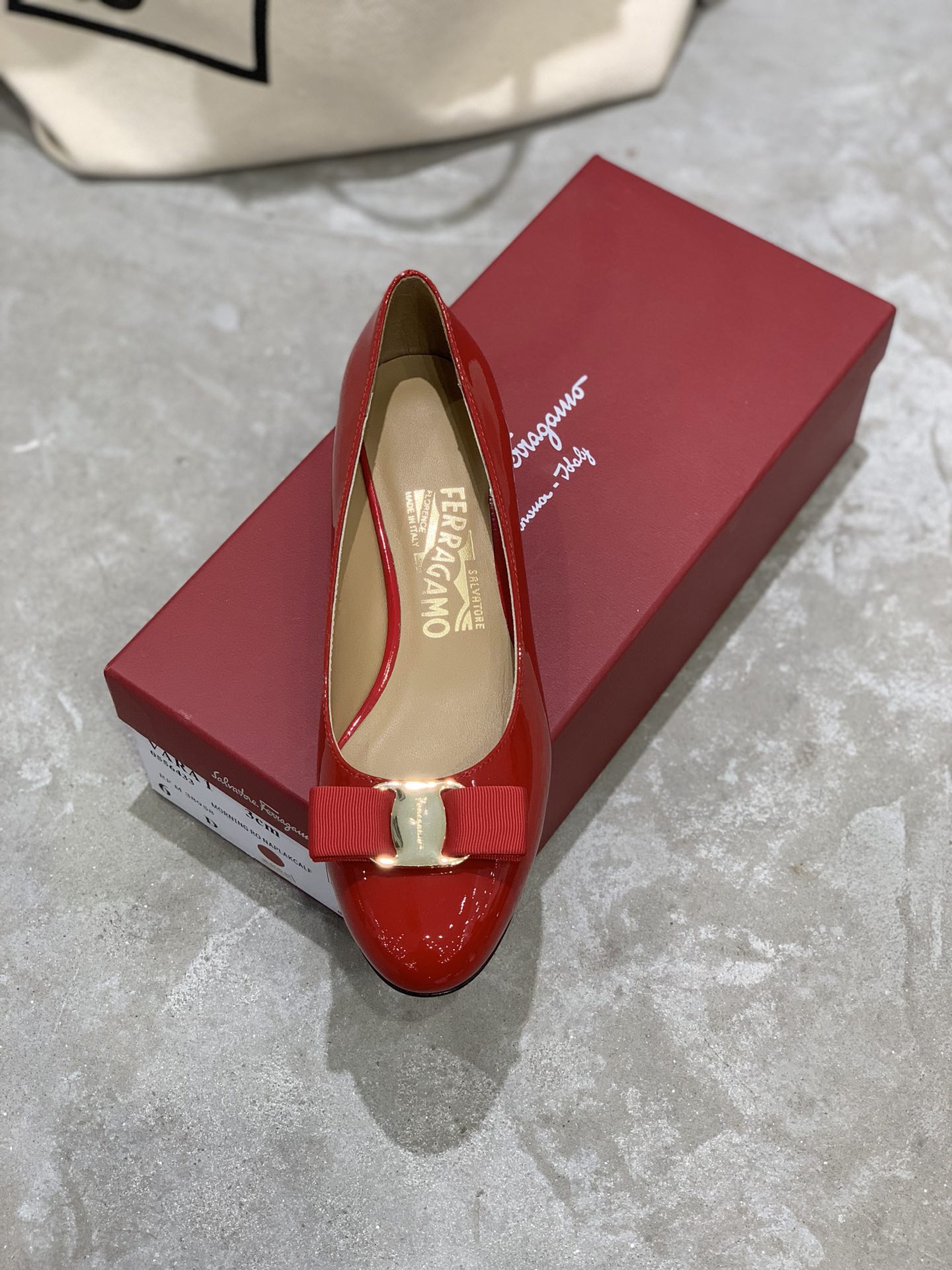 Salvatore Ferragamo Heel 5 - vstockx