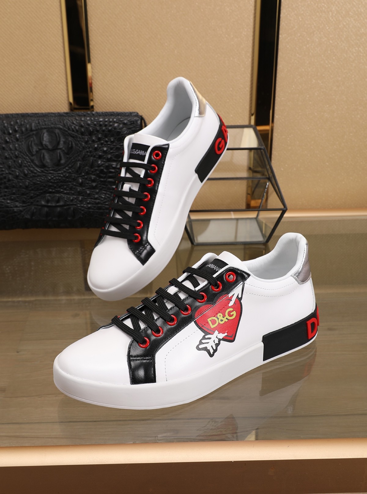 Dolce & Gabbana Low Tops Sneakers 72 - vstockx
