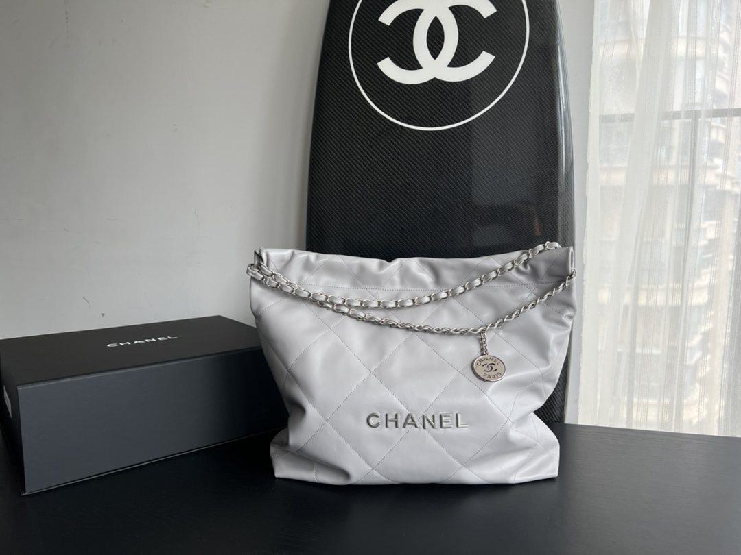 Handbag Chanel size 39cmx42cmx8 cm - vstockx