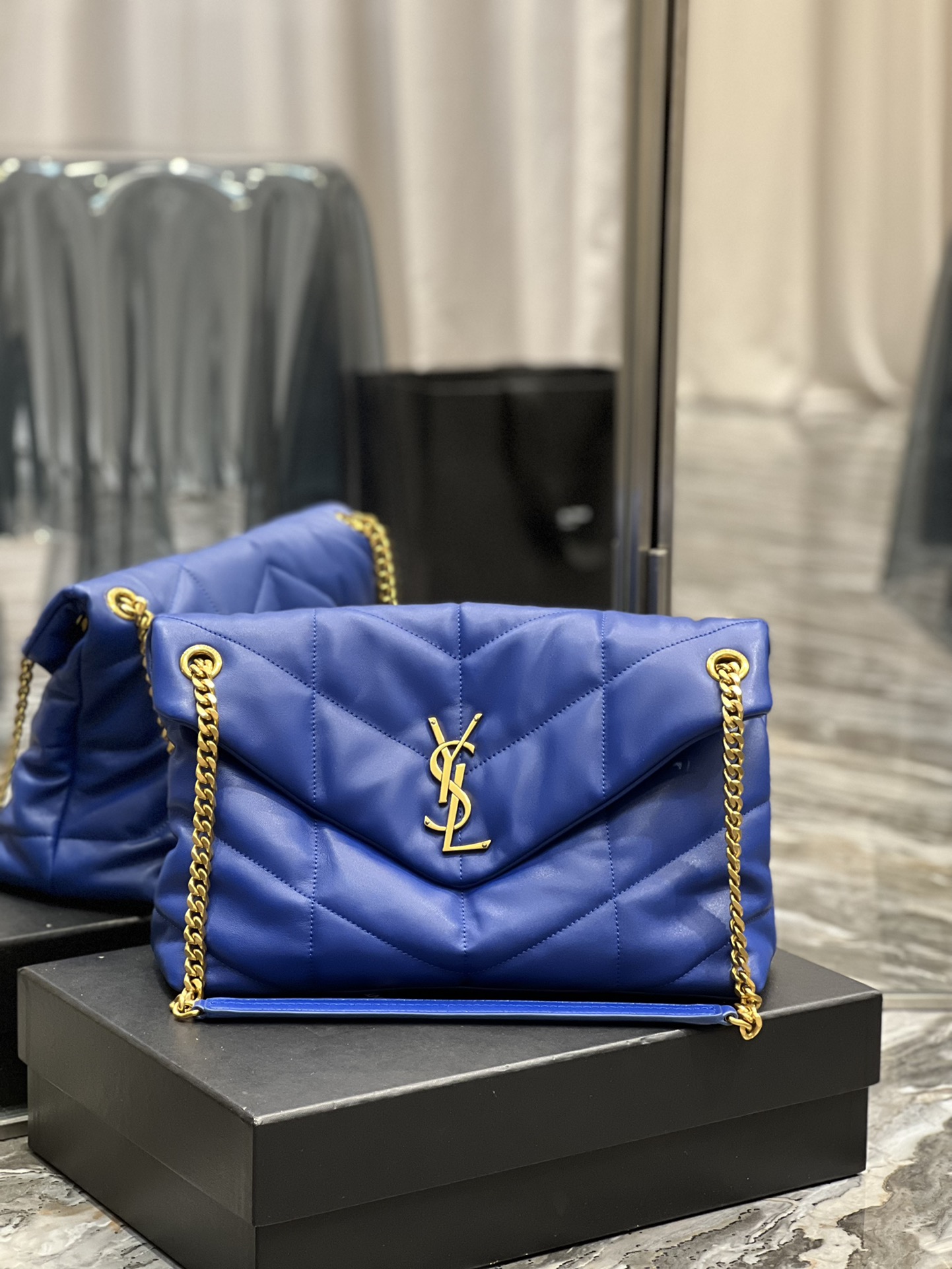Handbags SAINT LAURENT 577476 size 35x23x13.5 cm - vstockx