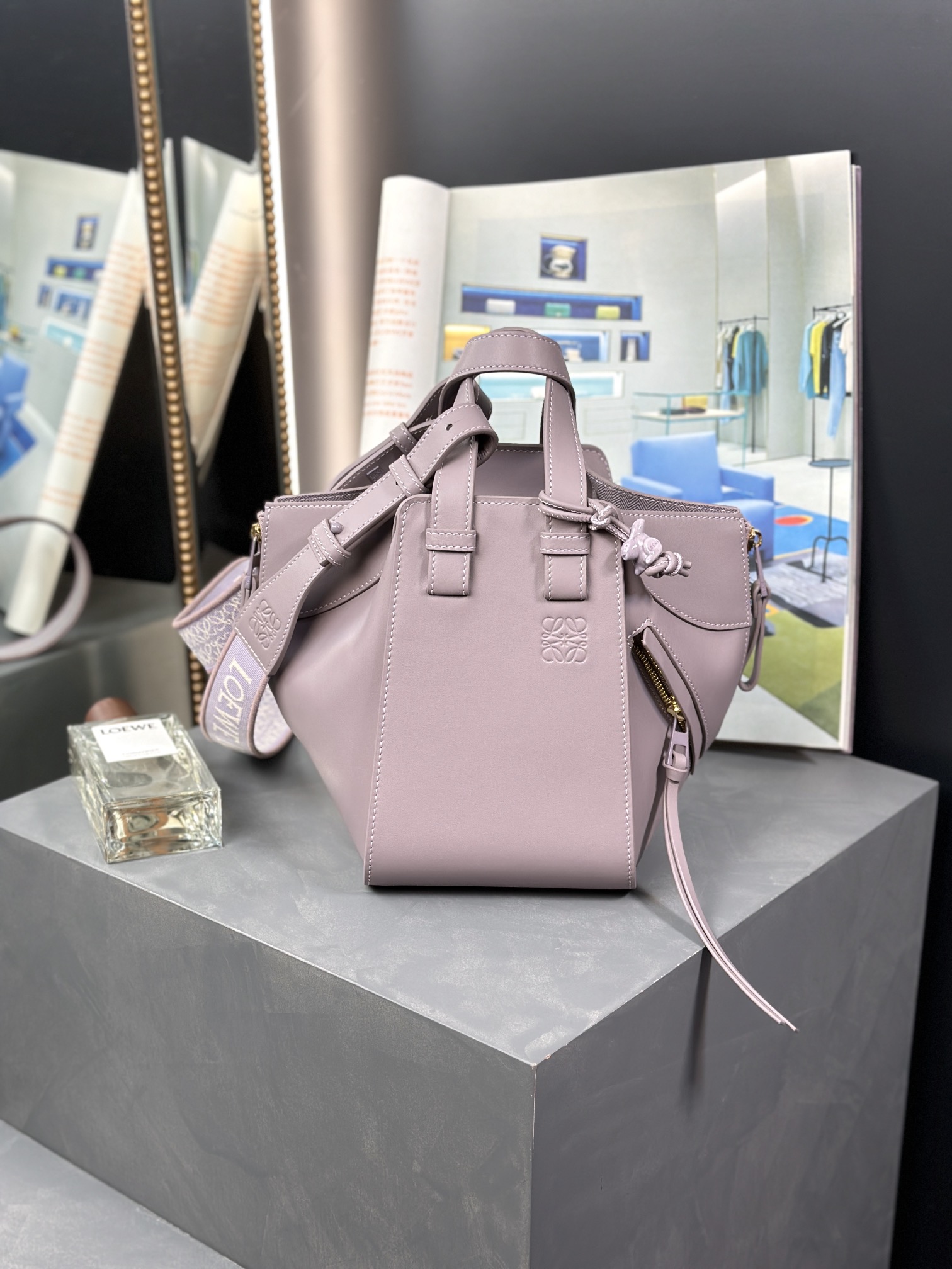 Handbags LOEWE  size:20.8-19.5-14.4 cm - vstockx