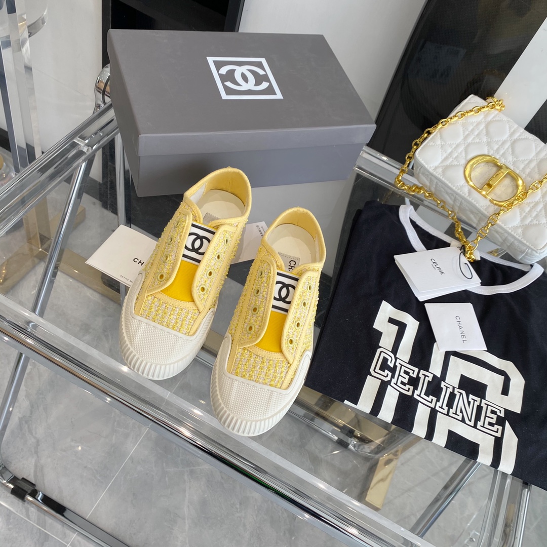 Chanel Flat canvas Sneaker 1 - vstockx