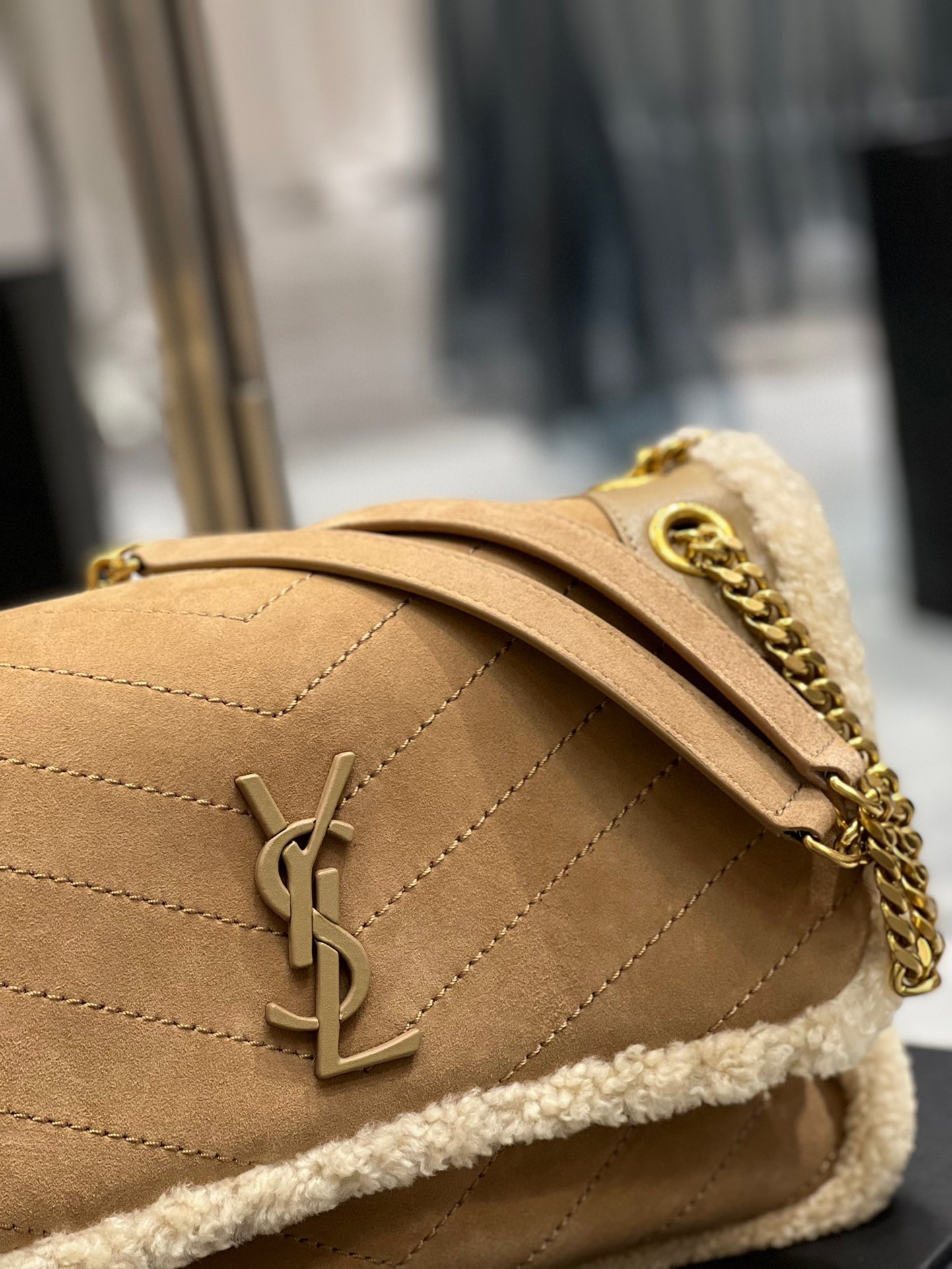 Handbags SAINT LAURENT 498894 size 28  20  8.5 cm - vstockx