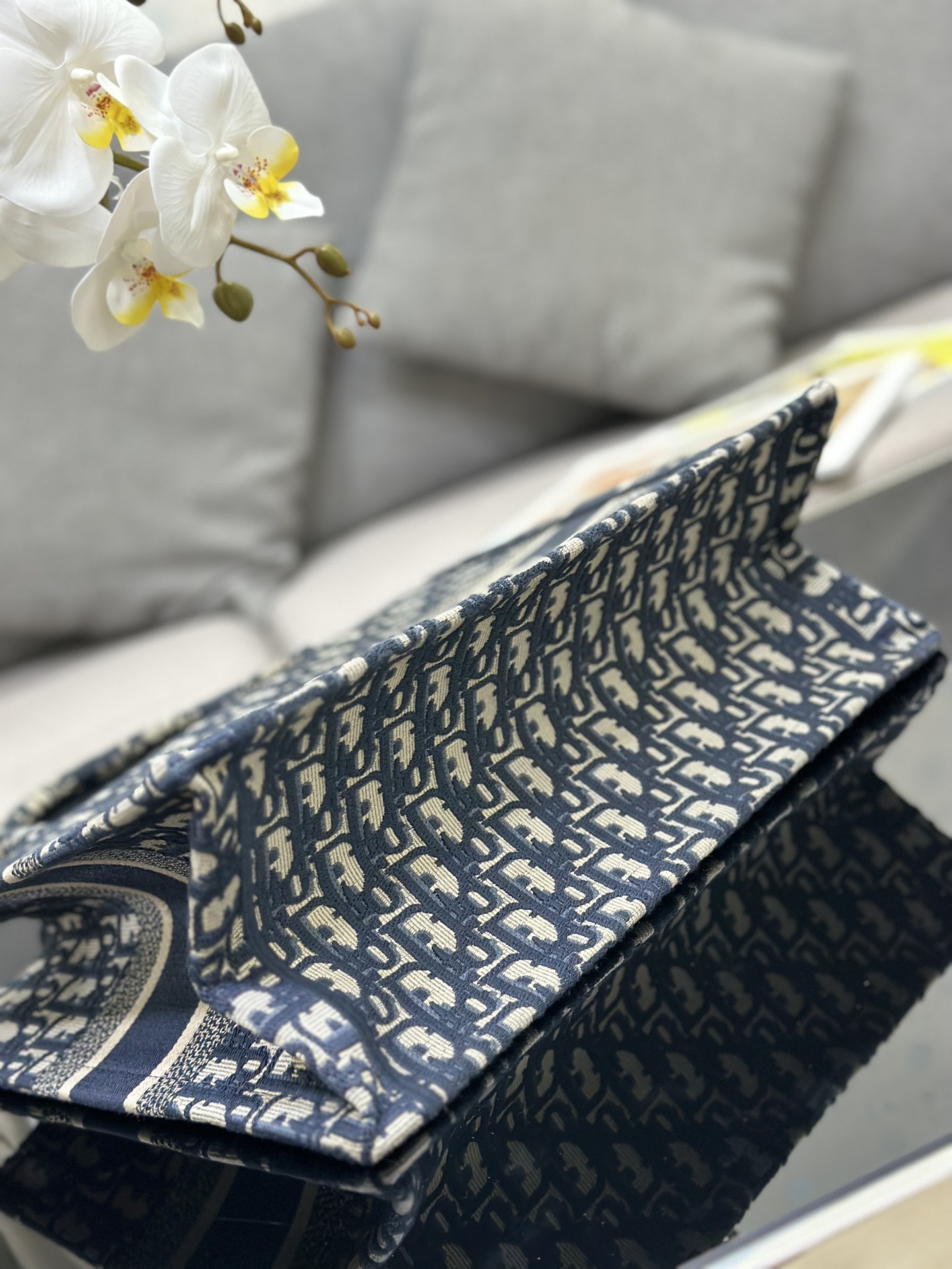 Handbag Dior M1286 size 36 x 27.5 x 16.5 cm - vstockx