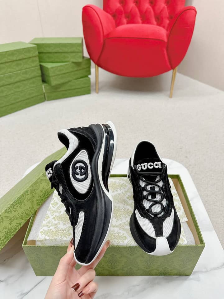 Gucci Run sneakers black suede - vstockx