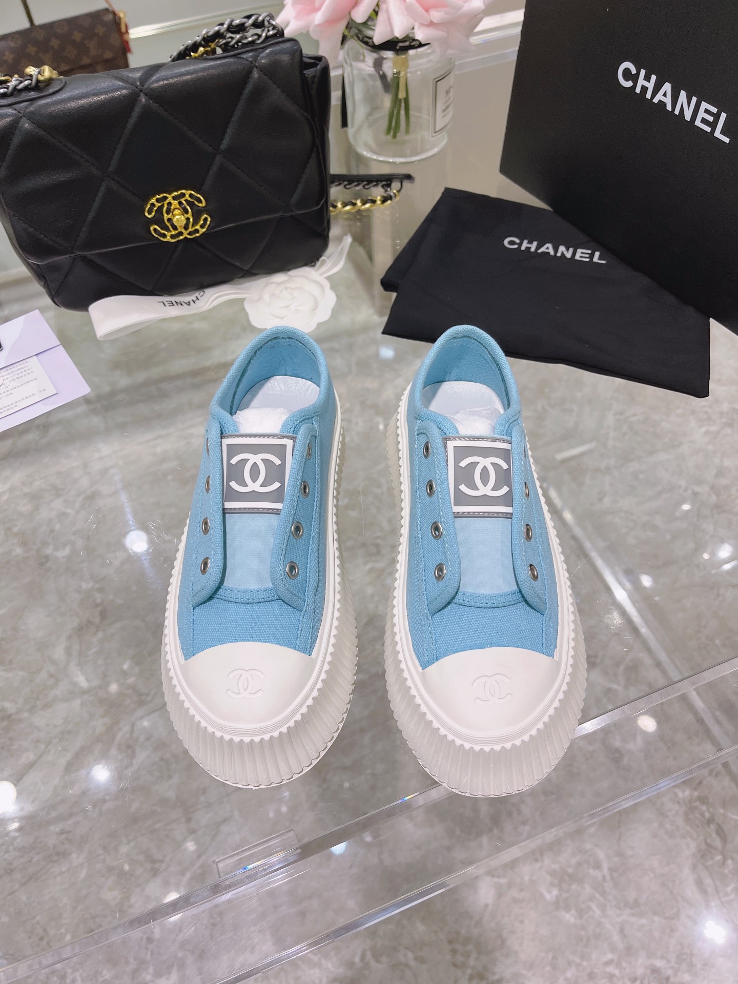 Chanel Platform Sneaker 17 - vstockx
