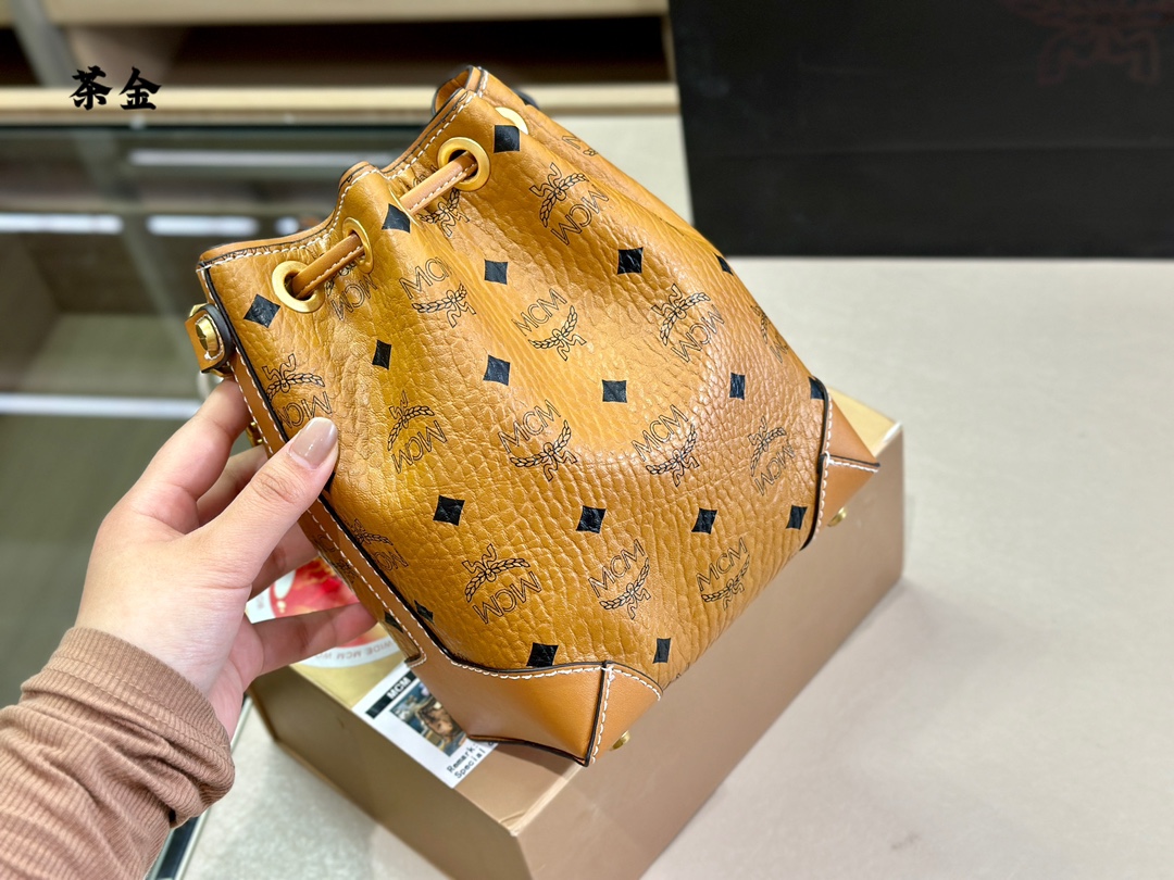 Handbags MCM mom size:16*21 cm - vstockx