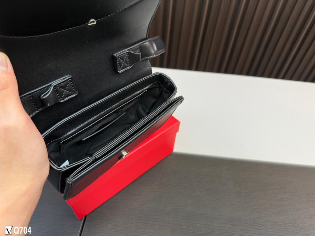 Handbag Diesel 4913 size 20*13*5.5 cm - vstockx