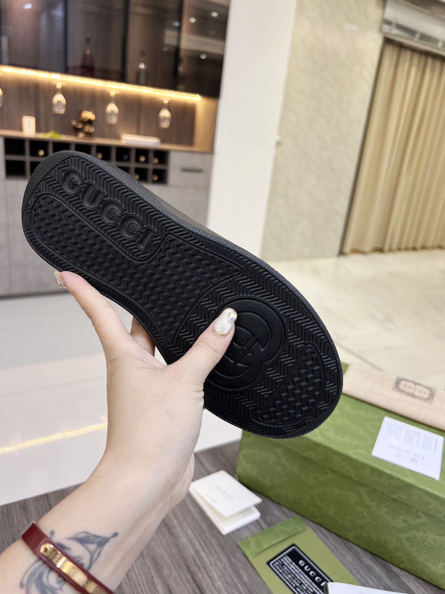 Gucci Women's WOMEN 6 - vstockx