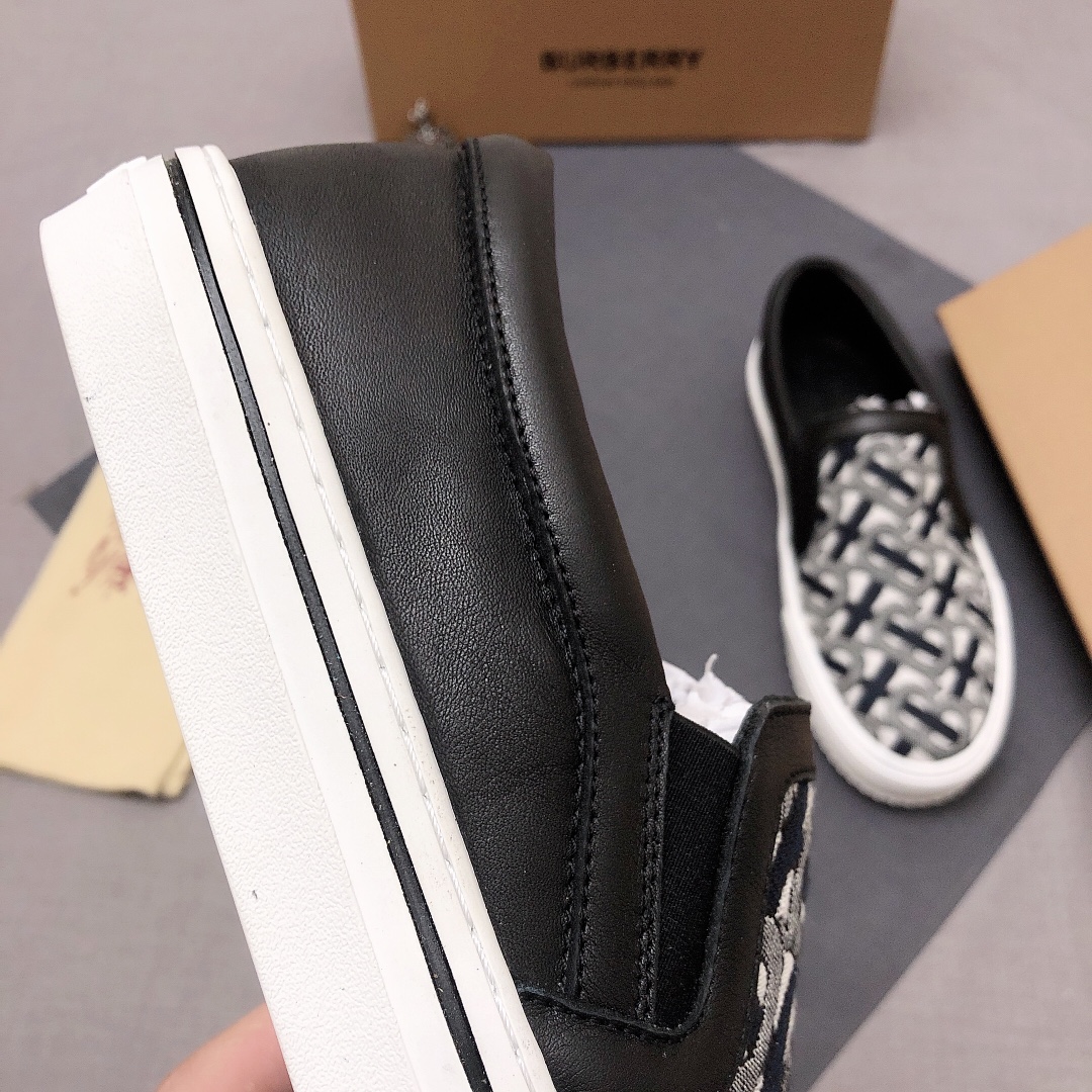 Burberry Perforated Check Sneaker 3 - vstockx