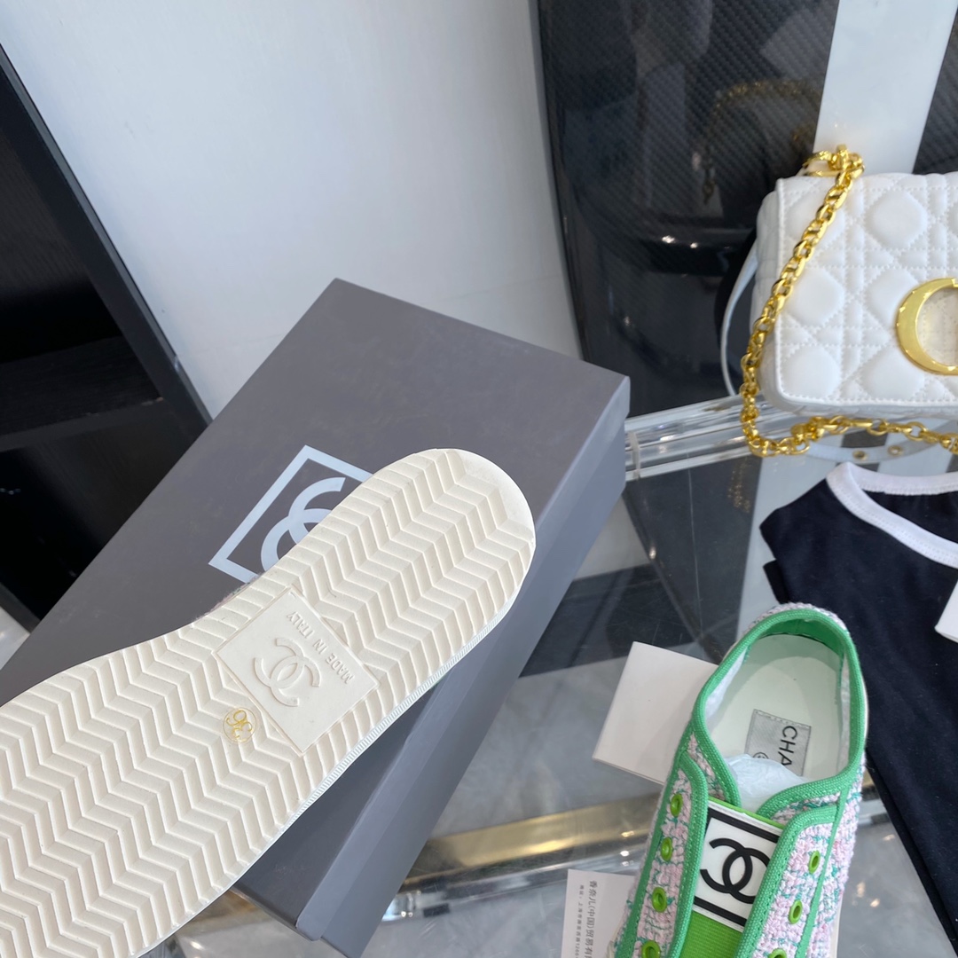 Chanel Flat canvas Sneaker 3 - vstockx