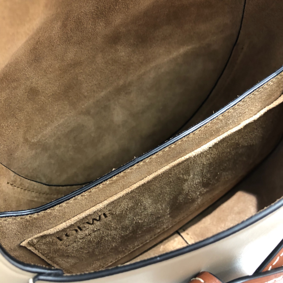 Handbags LOEWE zp size:20*19*11.5 cm - vstockx