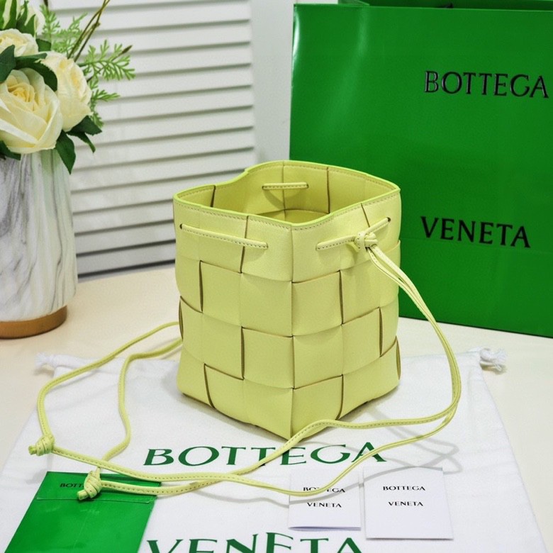 Handbags Bottega Veneta 6612 size:19 cm - vstockx