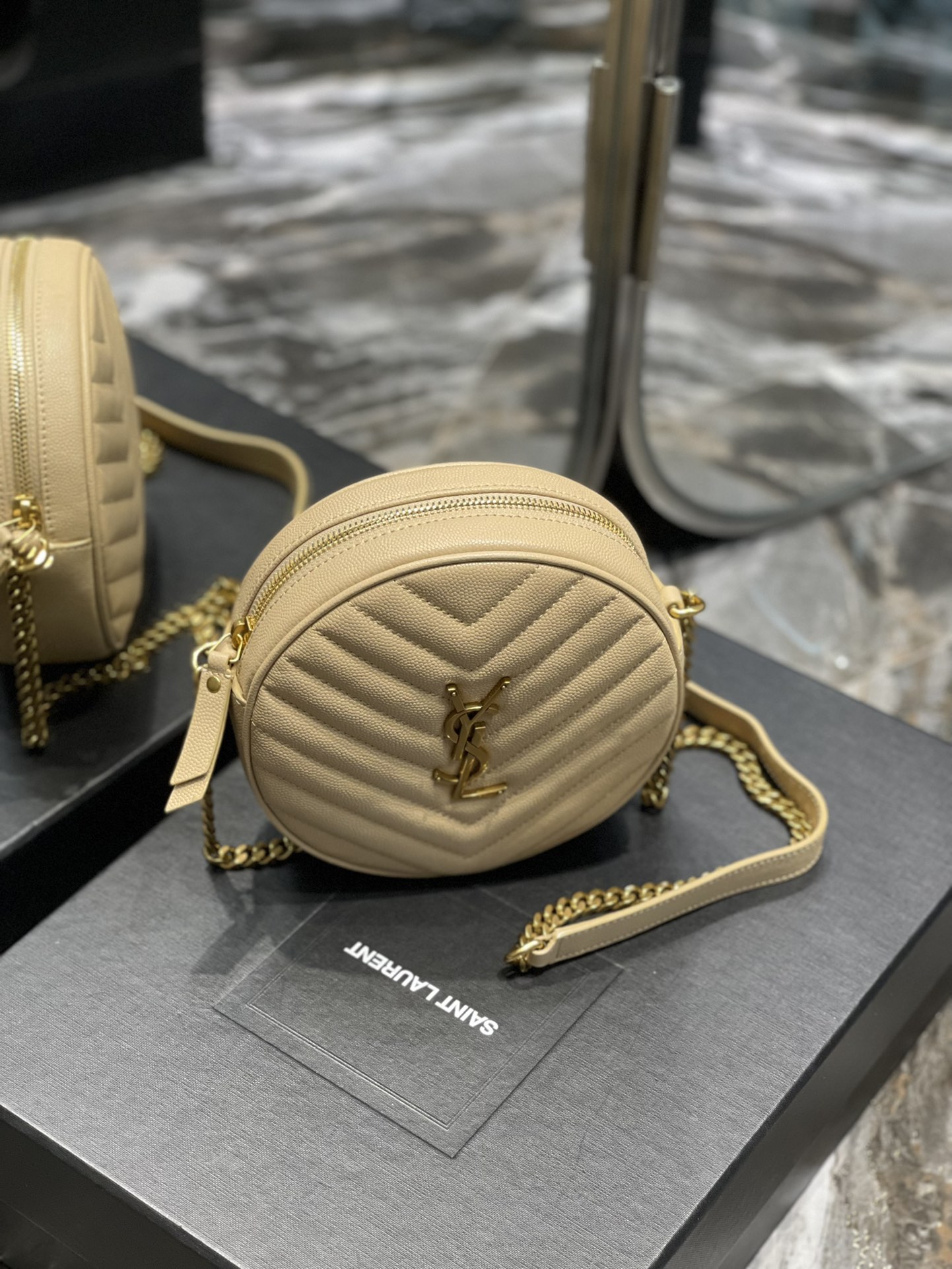 Handbags SAINT LAURENT 610436 size 17x17x5.5 cm - vstockx