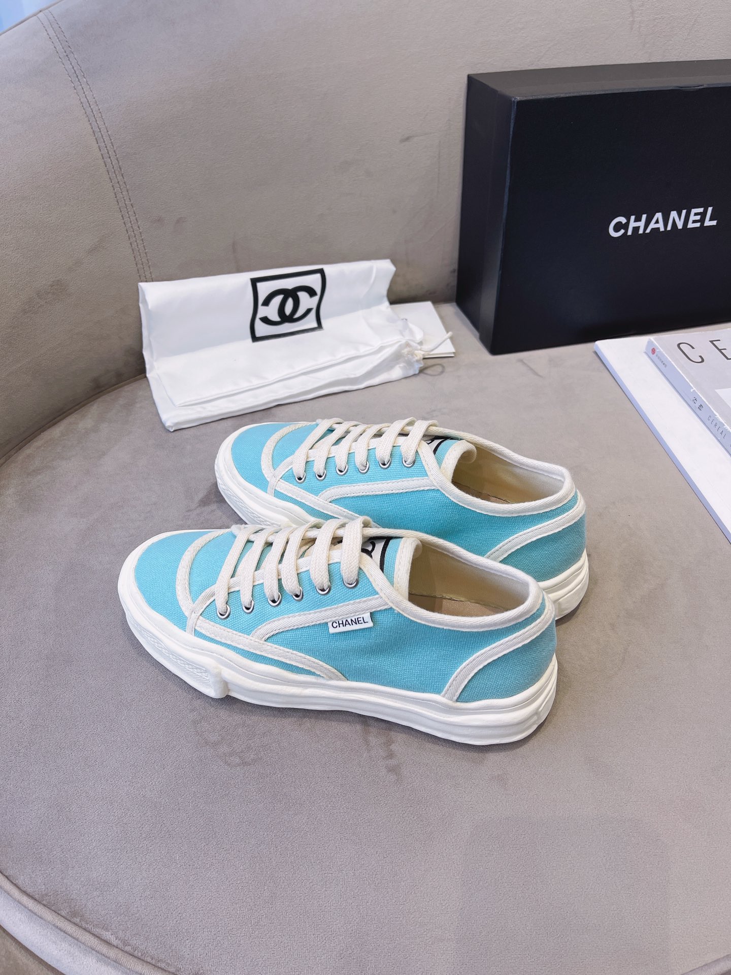 Chanel Flat canvas Sneaker 13 - vstockx