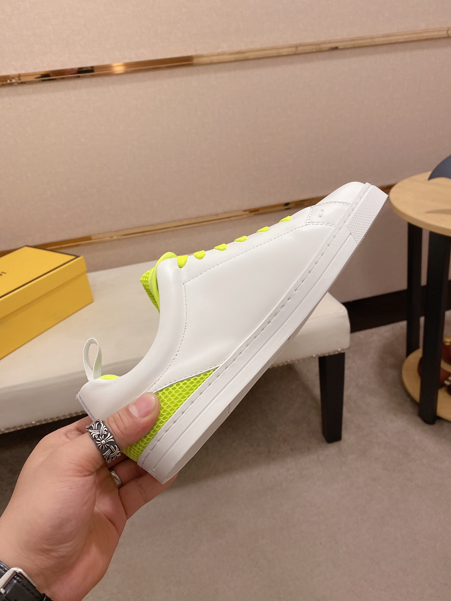 Fendi Low Top Sneakers 22 - vstockx
