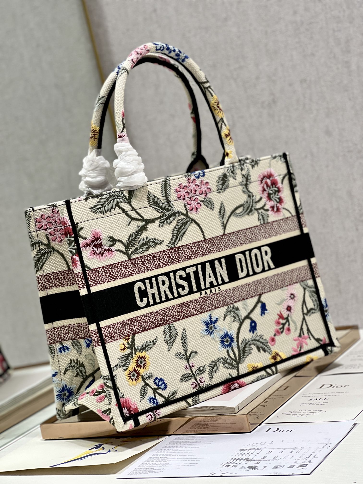 Handbag Dior 1286 size 36  28 cm - vstockx