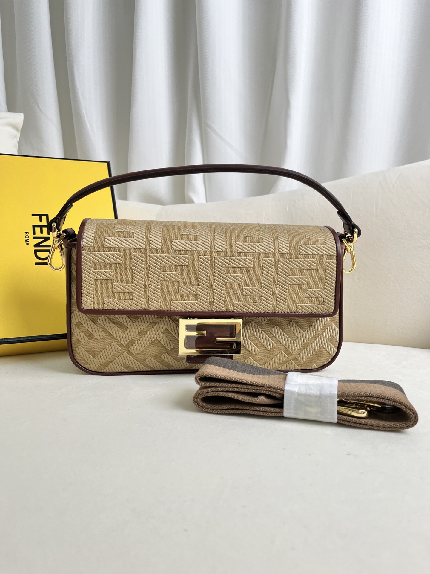 handbags FENDI 0159 size:26*5*15cm - vstockx