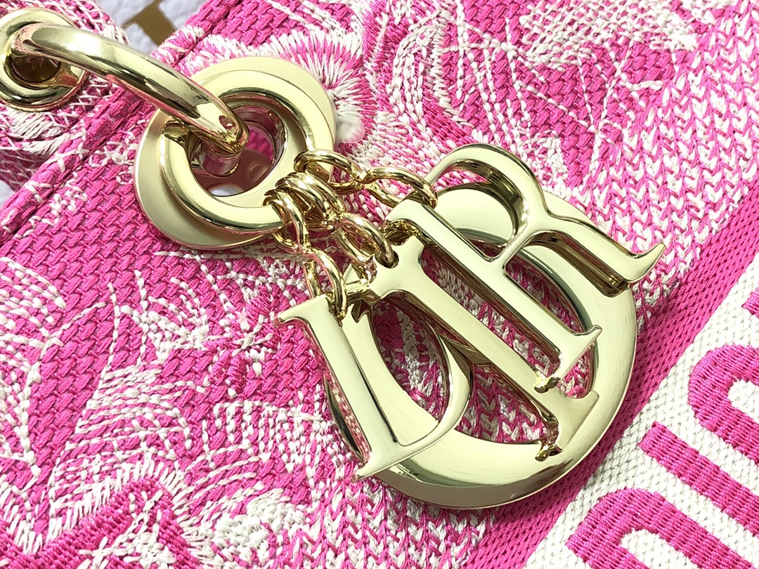 Handbag Dior M0566 size 32 x 25 x 11 cm - vstockx