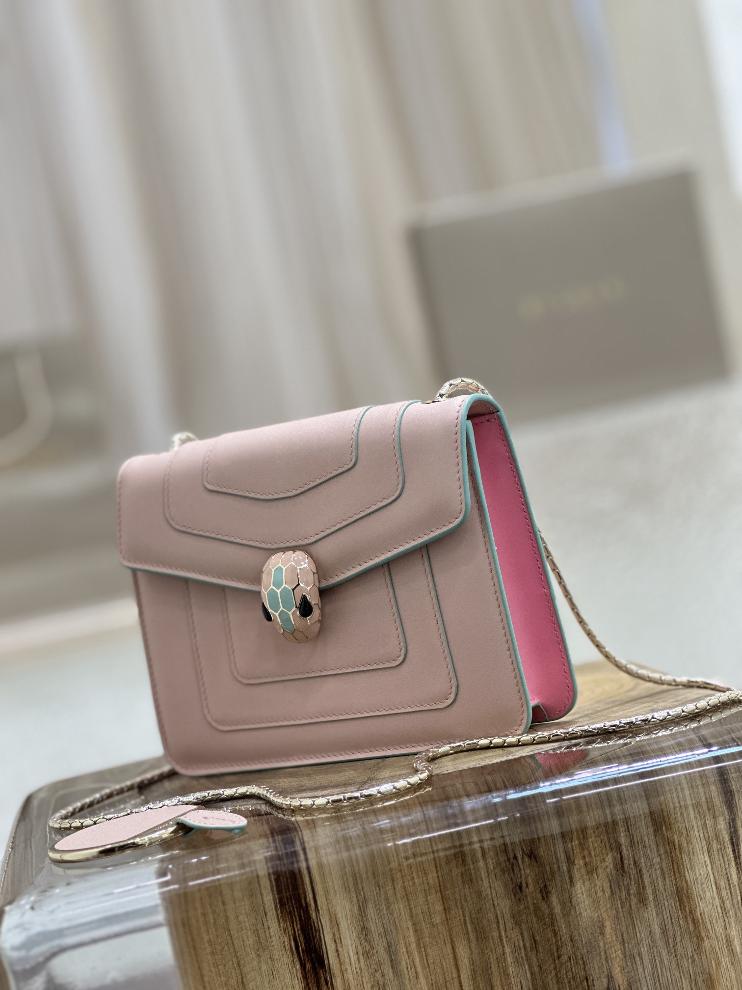 Handbags Bvlgari 35107 size:20*15*5 cm - vstockx