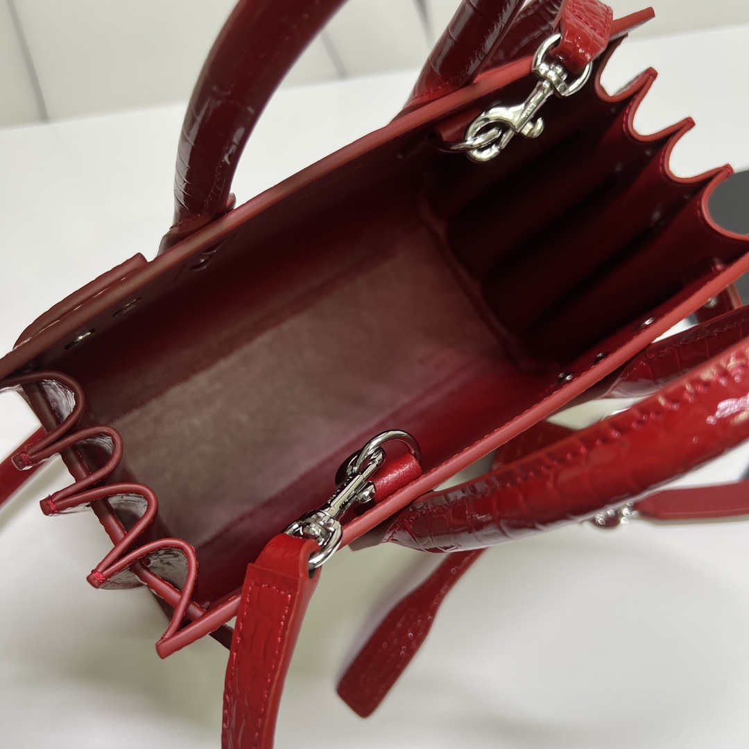 Handbags SAINT LAURENT 392035 size 21*15*10 cm - vstockx