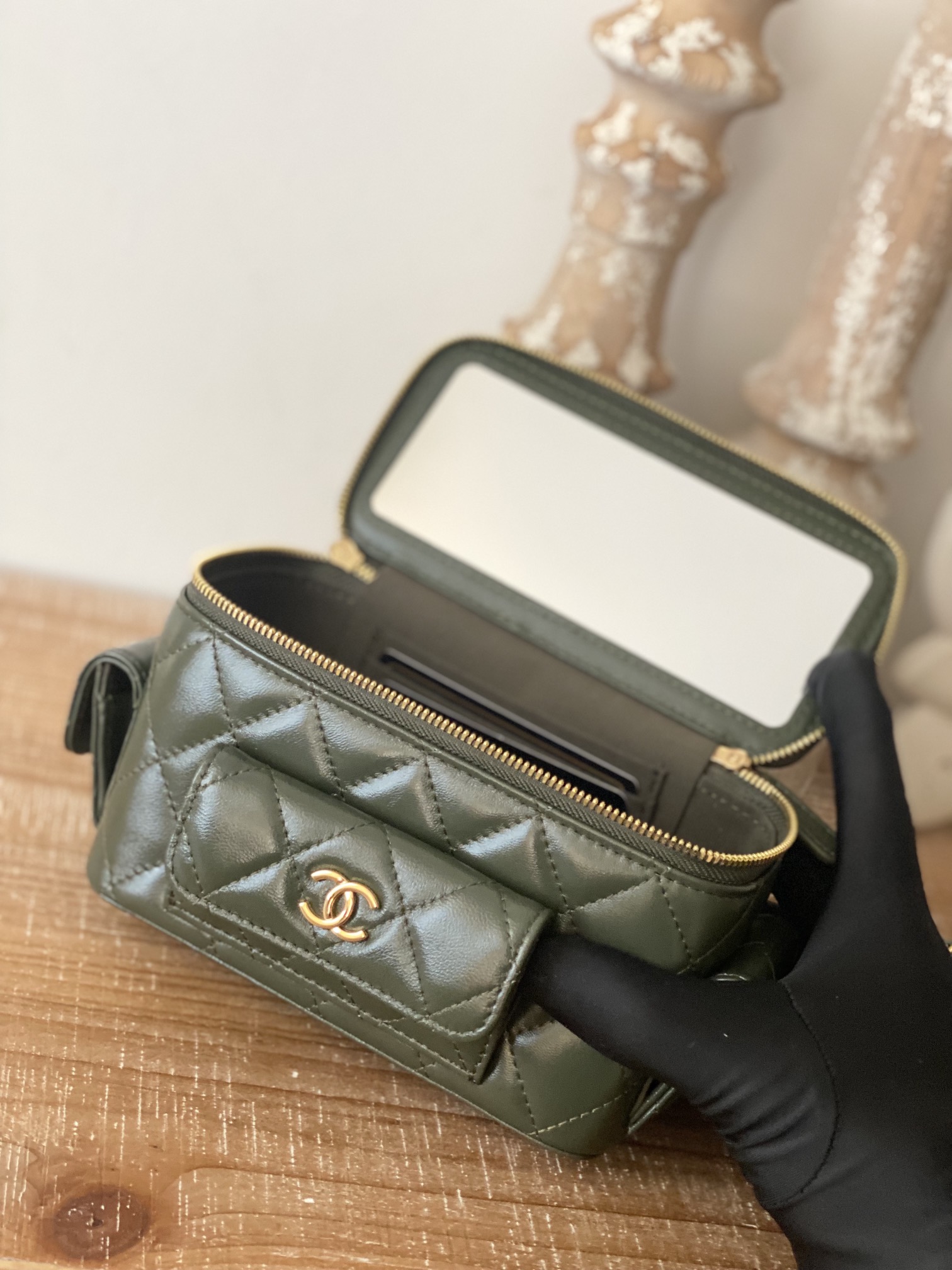 Handbag Chanel 68112 size 10*17*8.5 cm - vstockx