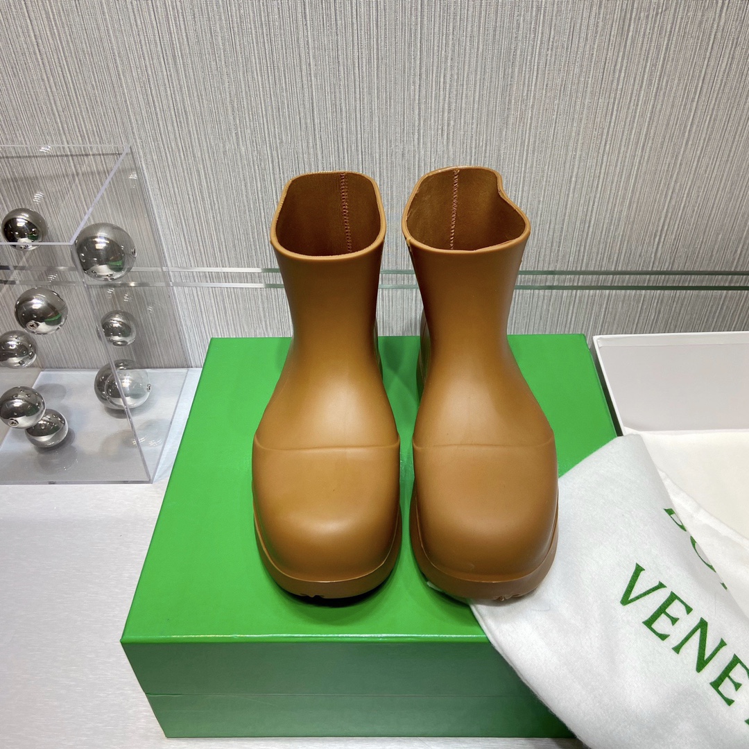Bottega Veneta Boots 22 - vstockx
