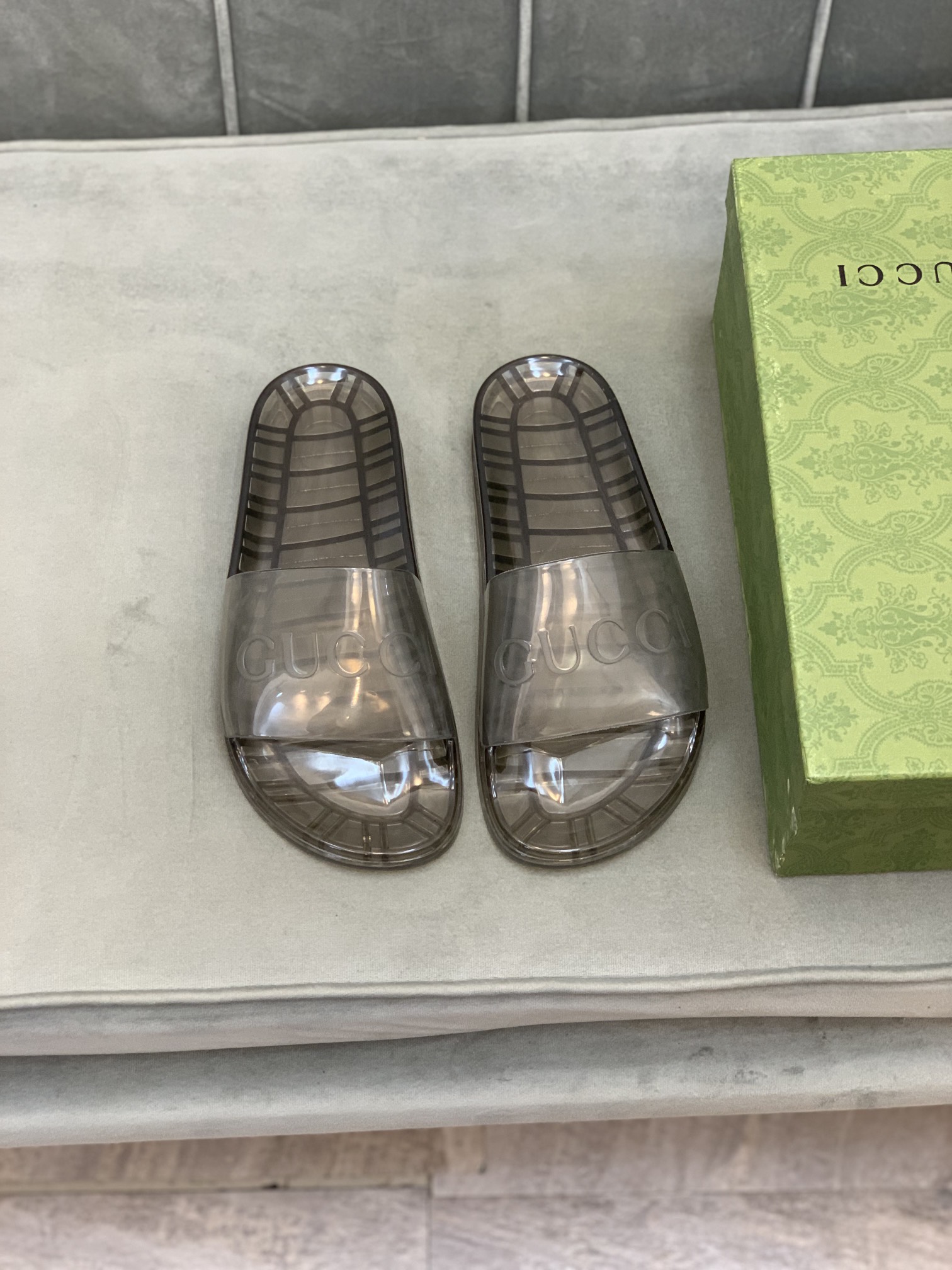 Gucci Slippers 2 - vstockx