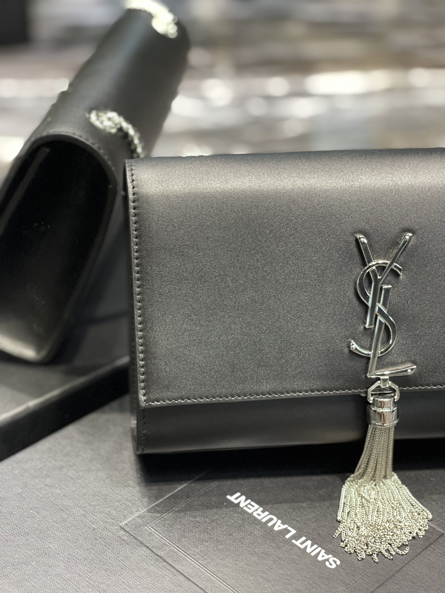 Handbags SAINT LAURENT 354119 size 24x14.5x5 cm - vstockx