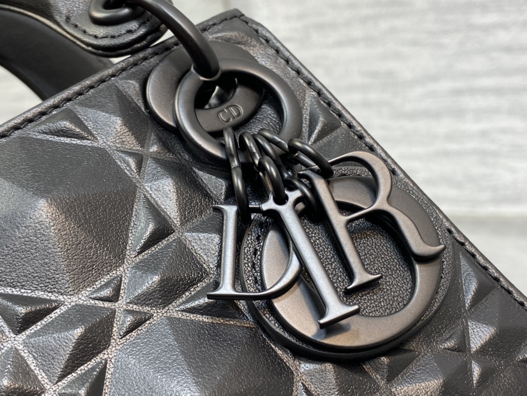 Handbag Dior size 12*10*5 cm - vstockx