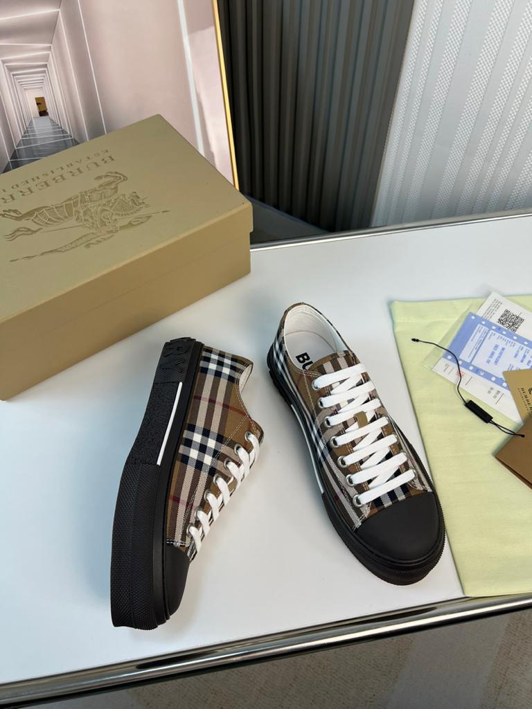 Burberry Gabardine Birch Brown Black - vstockx