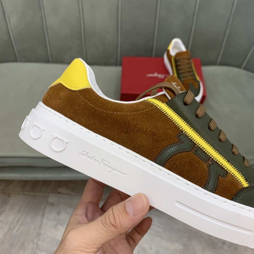 Salvatore Ferragamo Gancini Sneaker 16 - vstockx