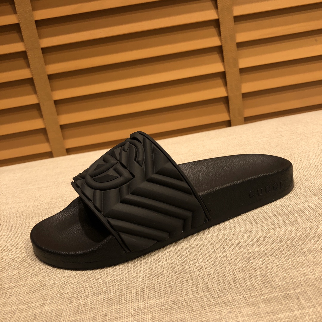 Gucci Slippers 16 - vstockx