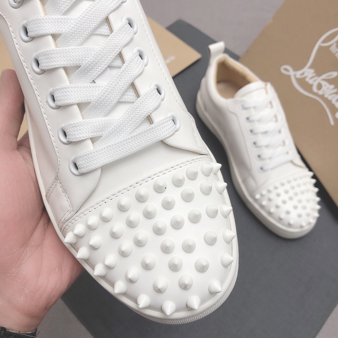 Christian Louboutin Louis Junior Spikes Orlato Flat Sneakers 6 - vstockx