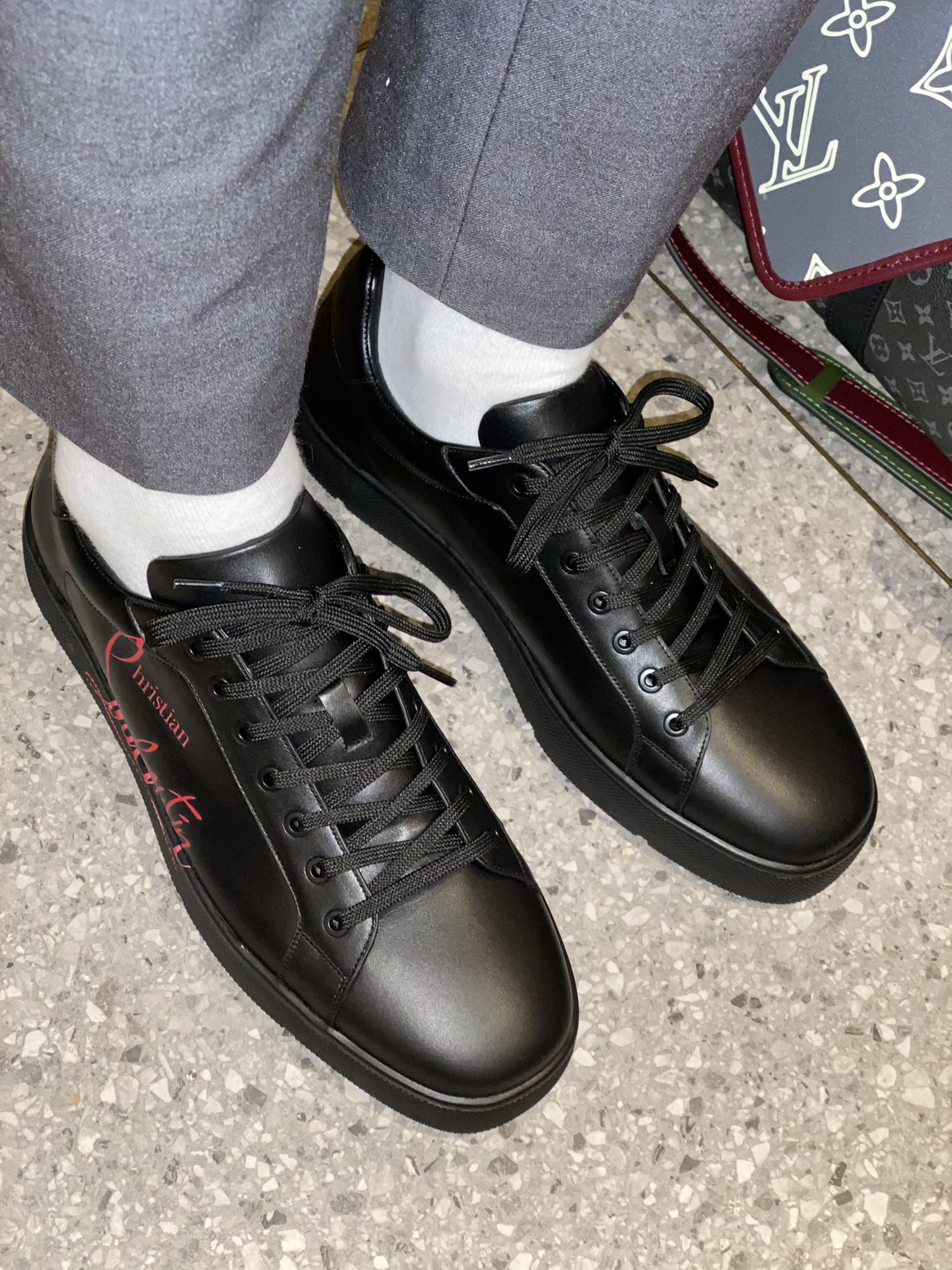 Christian Louboutin Low Top Sneakers 4 - vstockx