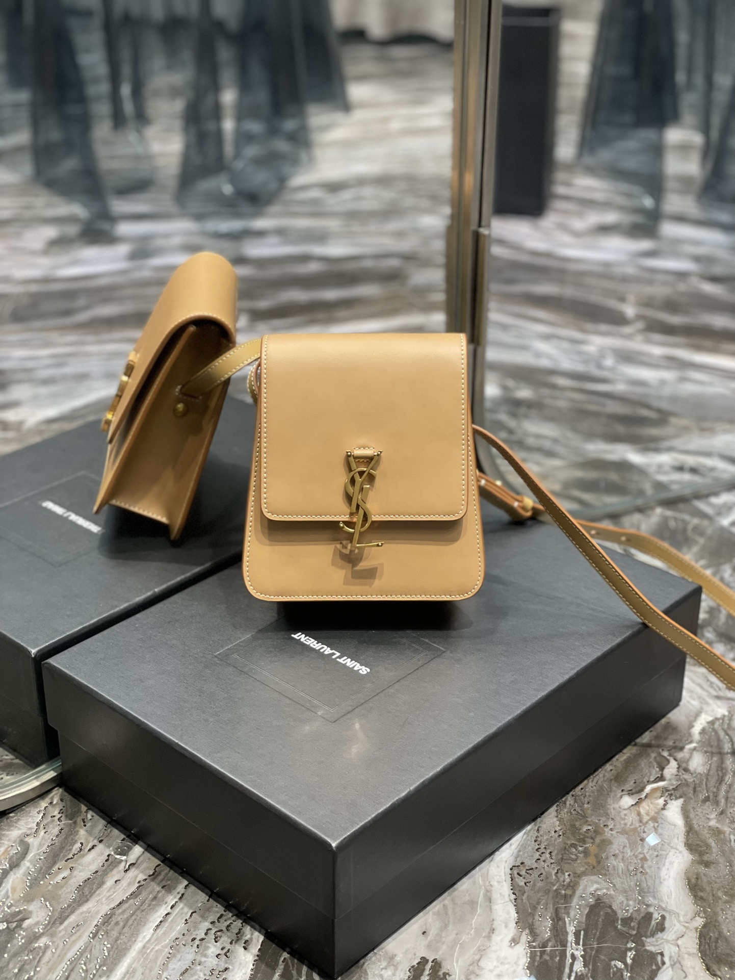 Handbags SAINT LAURENT 668809 size 16  18x6 cm - vstockx