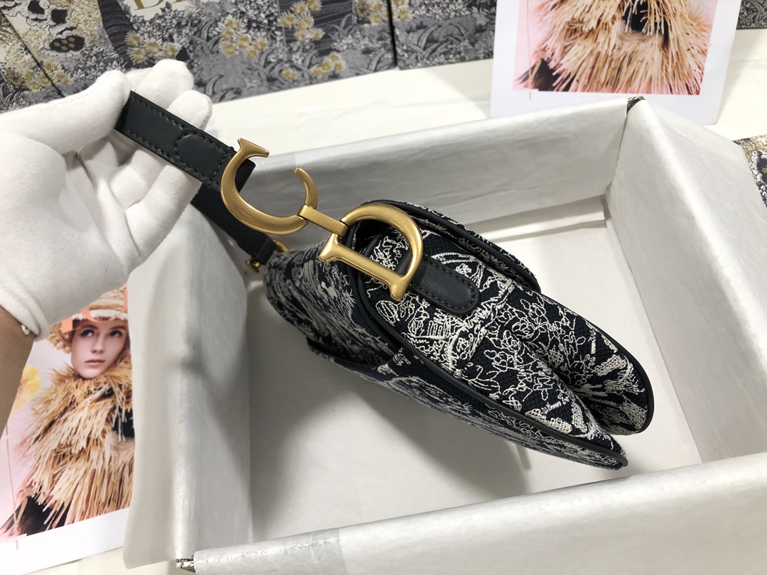 Handbag Chanel M0446 size 25.5 x 20 x 6.5 cm - vstockx