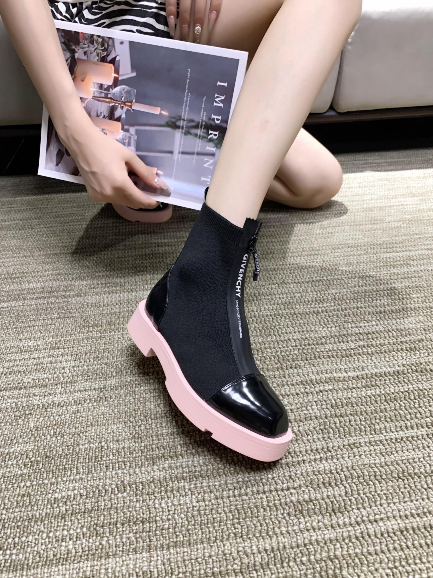 Givenchy Boots 18 - vstockx