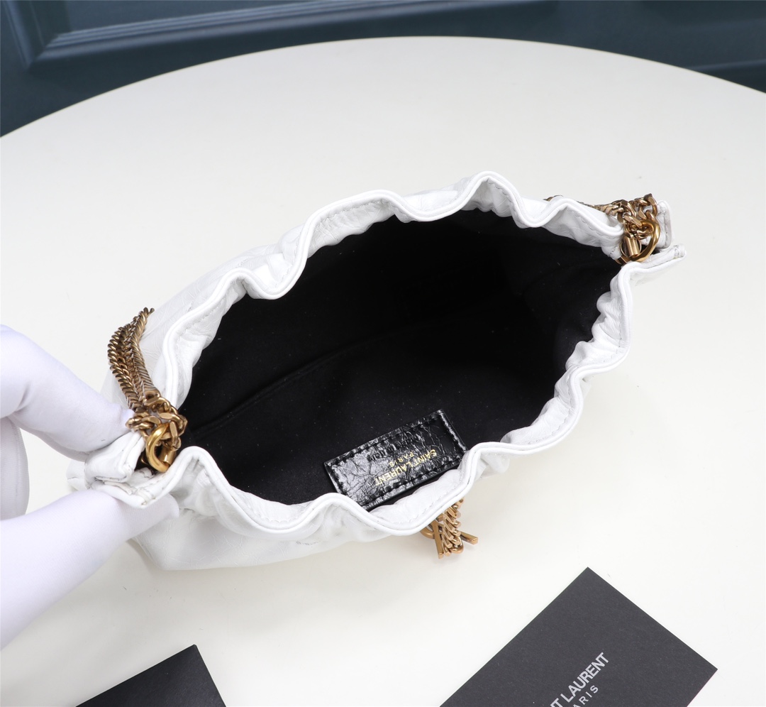 Handbags SAINT LAURENT 681632 size 24x14x4 cm - vstockx