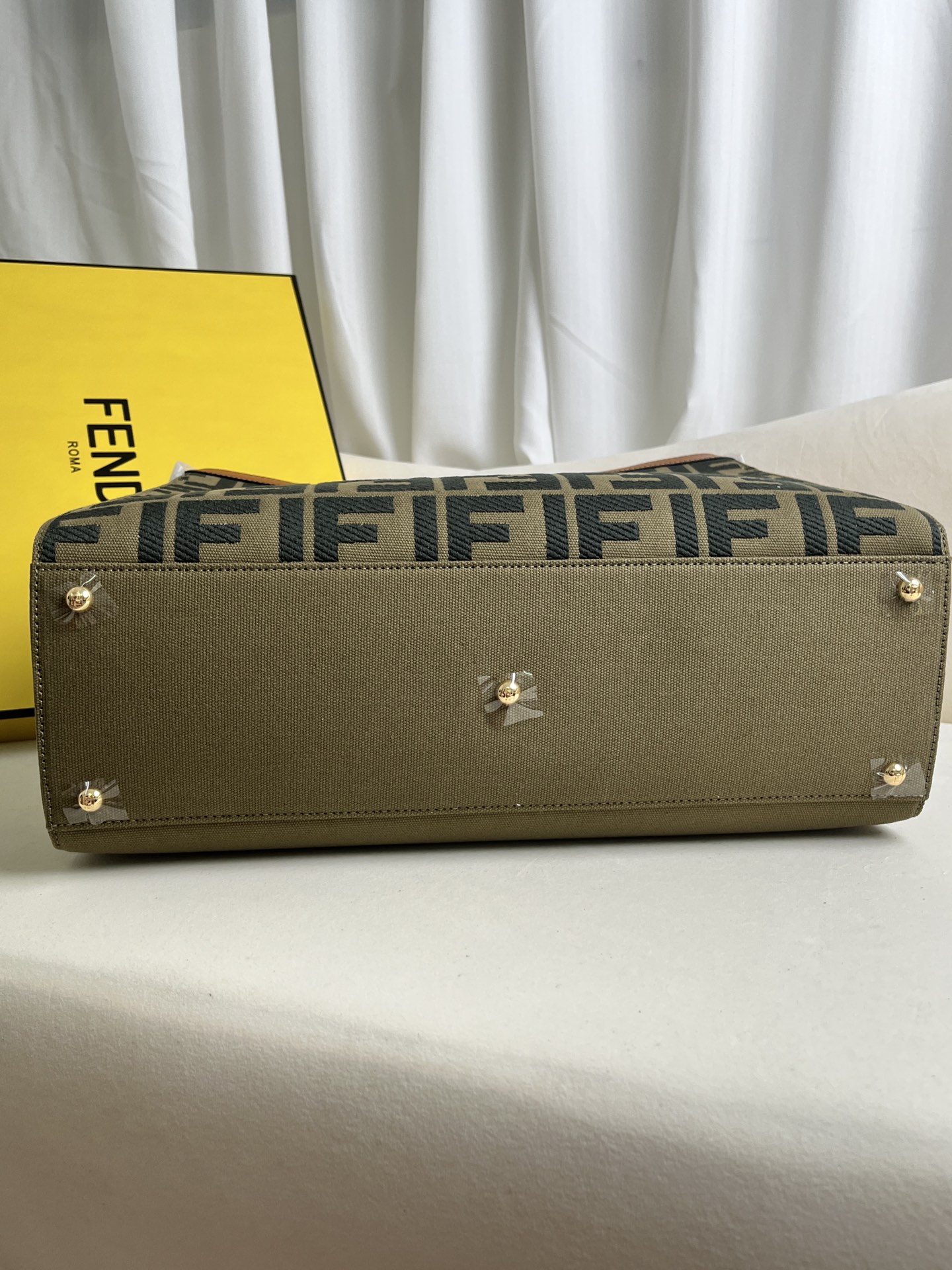 handbags FENDI 1819 size:40*12*29cm - vstockx