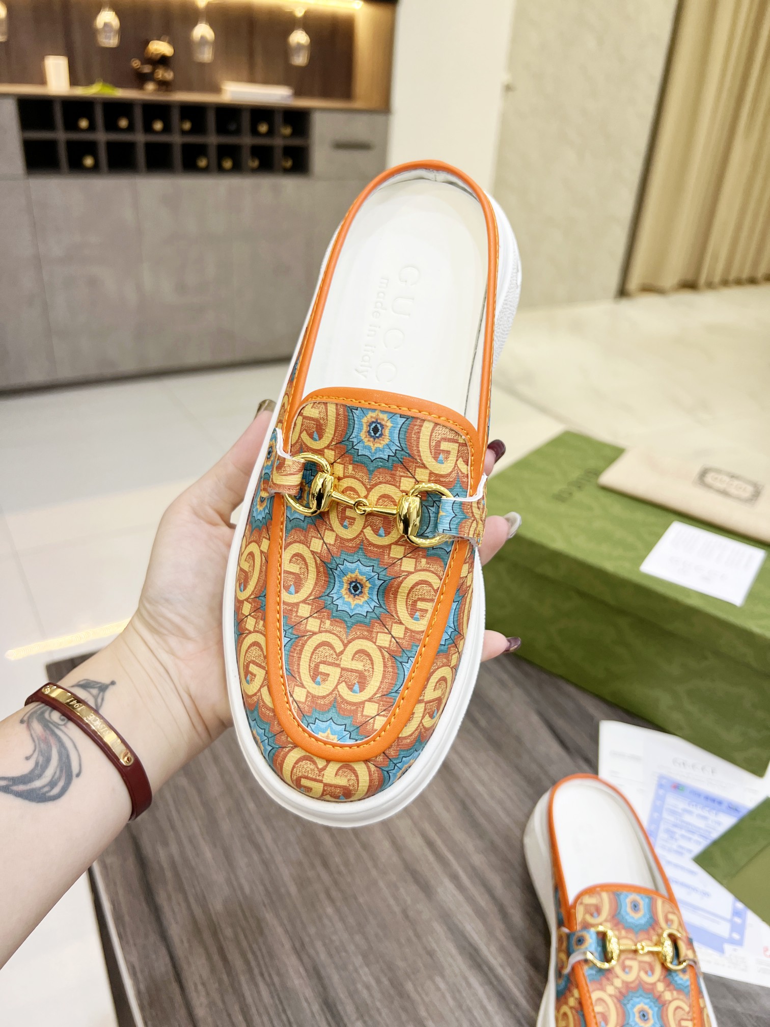 Gucci Women's WOMEN 6 - vstockx