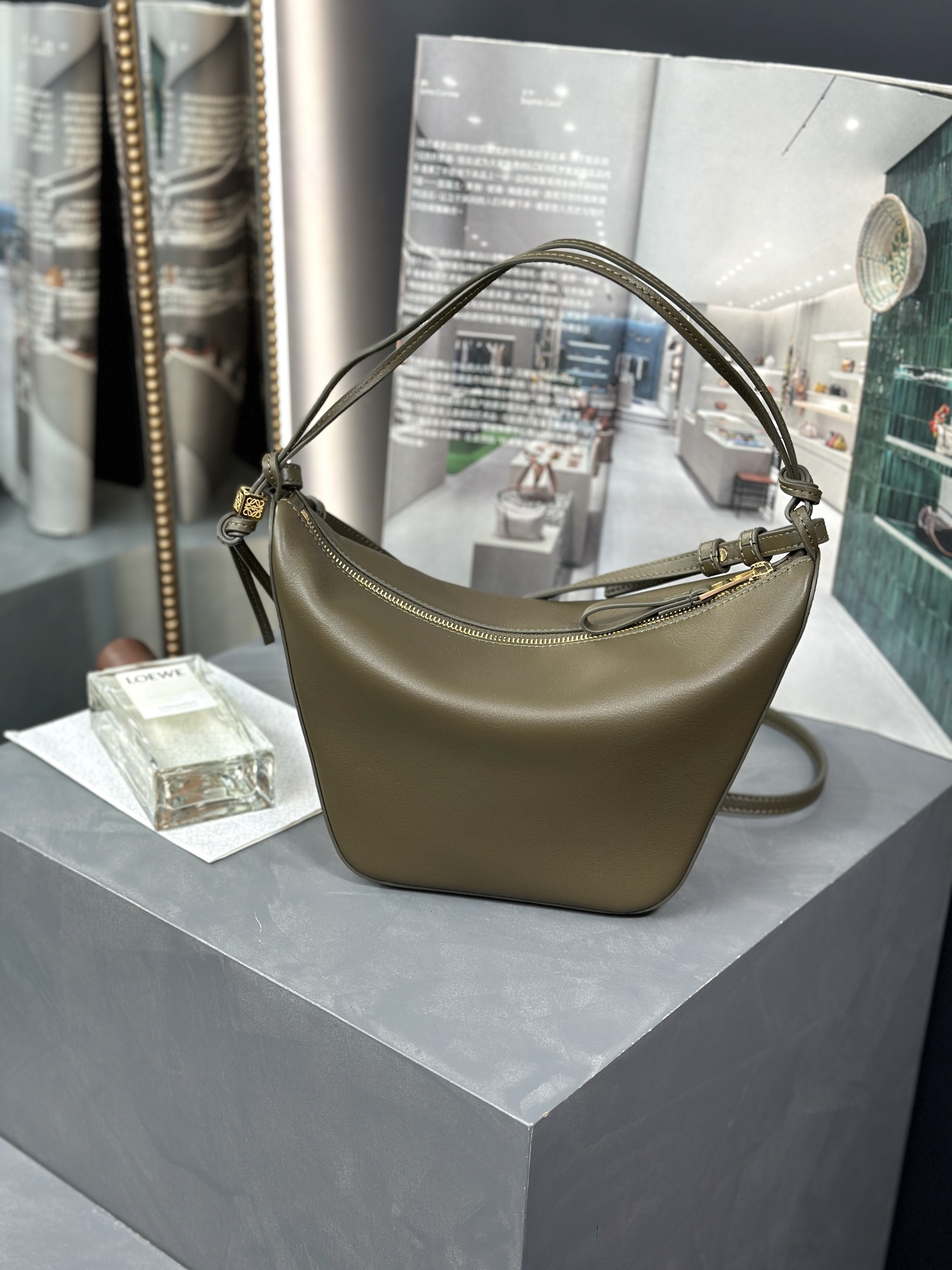 Handbags LOEWE   size:28-17-9.5 cm - vstockx