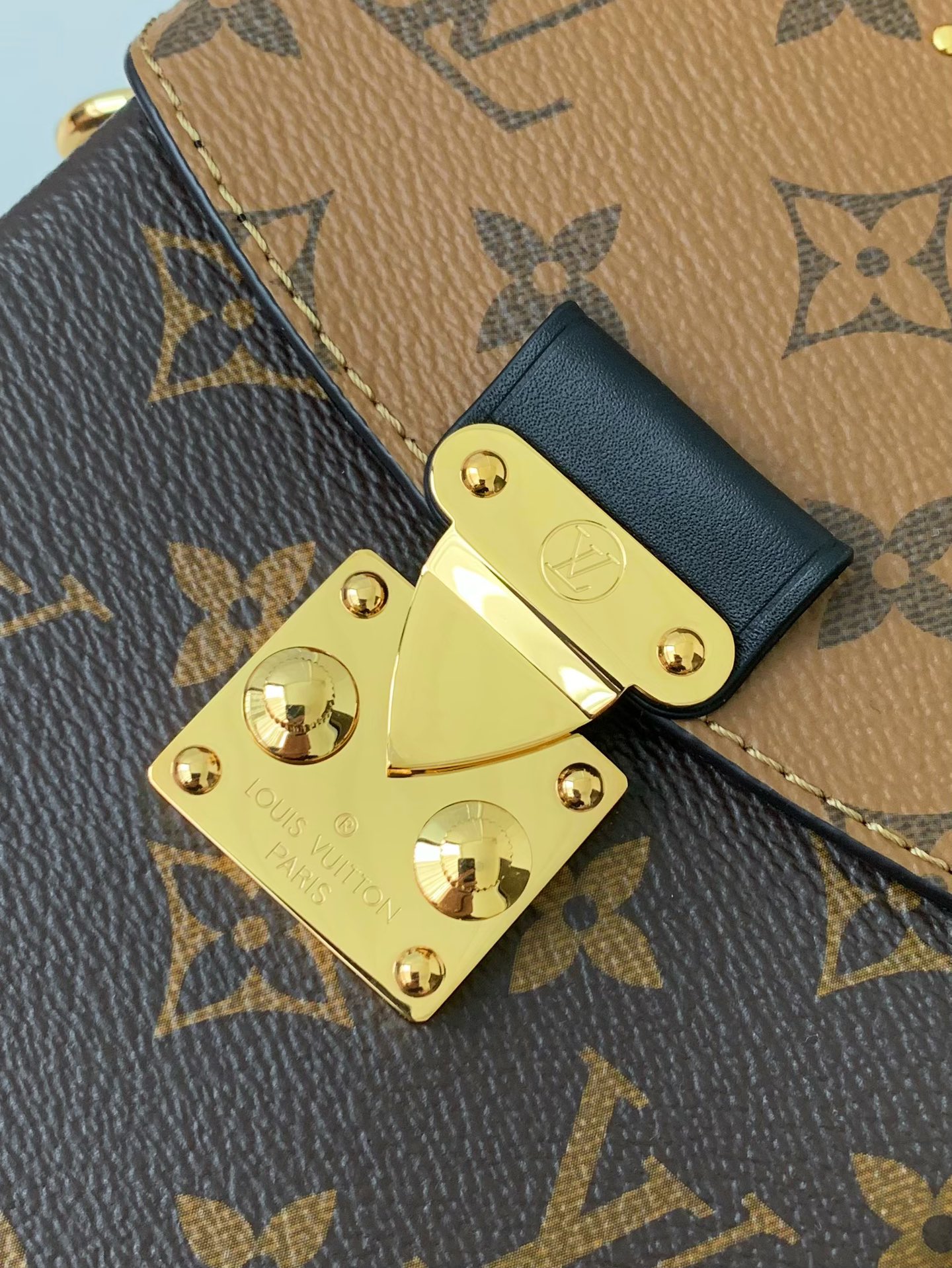 Handbags Louis Vuitton M82465 size:12.5*17.6*6 cm - vstockx